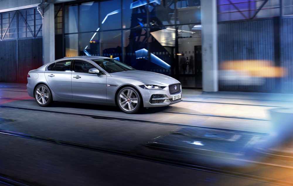جاجوار اكس اي jaguar XE