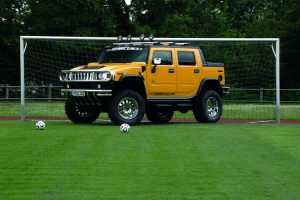 4 HUMMER H2 Book