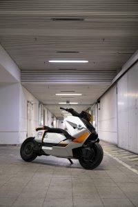 6- bmw-definition-ce-04