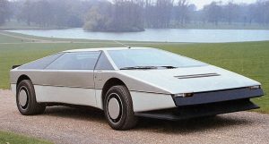 Aston_Martin_Bulldog_01pop