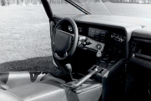 Aston_Martin_Bulldog_06pop