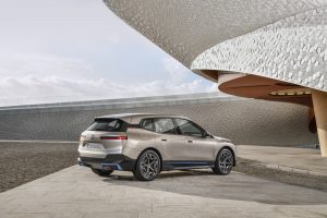 BMW iX 2
