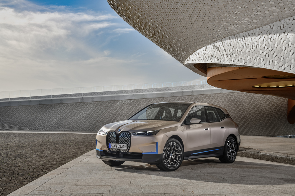 BMW iX 4