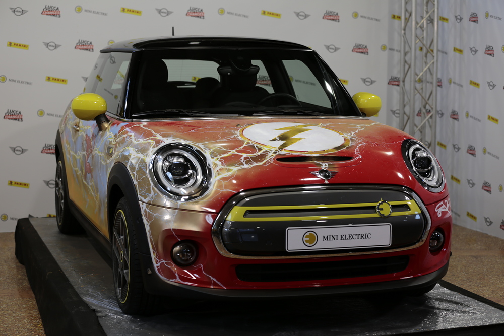 MINI Celebrates The Flash 5