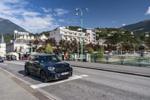 MINI Cooper SD Countryman 3