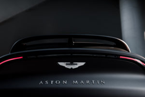 1 Aston Martin DBX-1