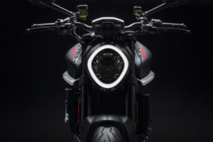 1- MY21_DUCATI_MONSTER _5__UC214678_High