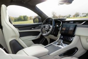 4- Jag_F-PACE_SVR_21MY_14_Interior_AB2245_021220