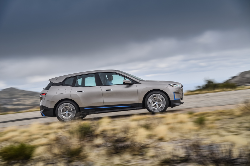 4- P90405605_highRes_the-first-ever-bmw-i