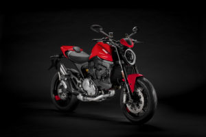 5- MY21_DUCATI_MONSTER_PLUS _1__UC214632_High