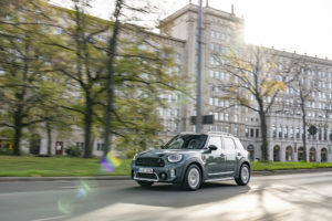 P90408933_highRes_mini-cooper-s-countr 3