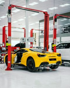 في منشأة رويال سويس لخدمات السيارات4 Ferrari صورة 2_ صيانة سيارة
