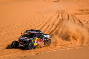 Seth Quintero and Dennis Henz on the Buggy OT3 of the Red Bull Offroad Team USA races during the 6th stage of the Dakar 2021 between Buraydah and Haâil, in Saudi Arabia on January 8, 2021. // Eric Vargiolu / DPPI / Red Bull Content Pool // SI202101080222 // Usage for editorial use only //