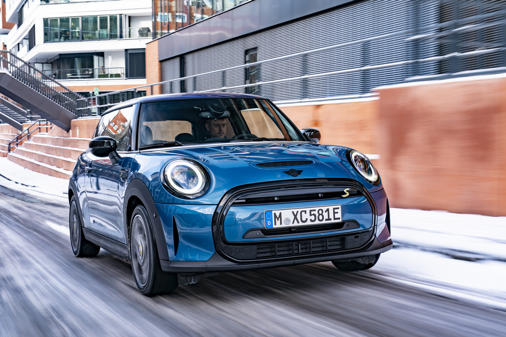 1 the-mini-cooper-se-e