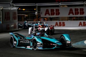 Sam Bird (GBR) Panasonic Jaguar Racing, Jaguar I-Type 5, leads Sergio Sette Camara (BRA) Dragon Penske Autosport, Penske EV-4