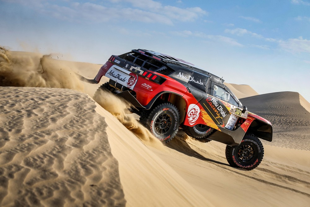 3 Khalid Al Qassimi in his Peugeot 3008 DKR