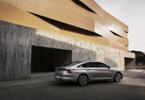 3 Kia K8 Ext 3