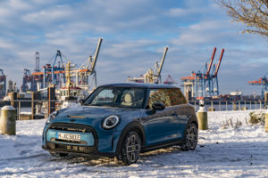 3 the-mini-cooper-se-e