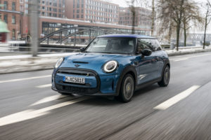 4 the-mini-cooper-se-e