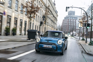 5 the-mini-cooper-se-e
