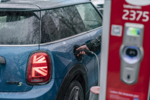6 the-mini-cooper-se-e