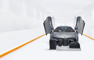 1 Large-13088-TUMIunveilspremiumcapsuleluggageandtravelcollectioninspiredbyMcLaren