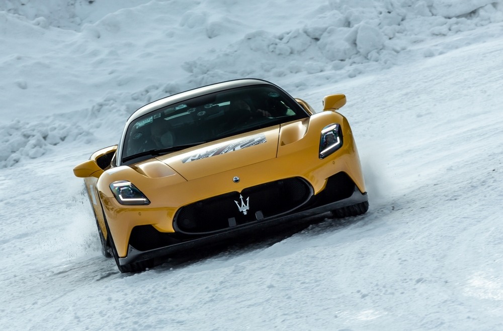 1 Maserati MC20 Cold Test Livigno