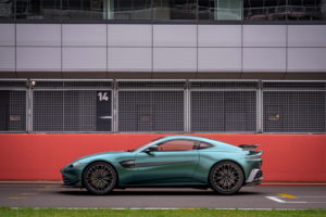 3 Vantage F1® Edition_04