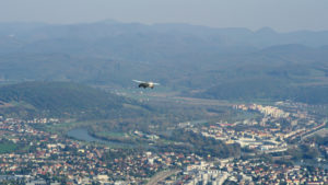 4 _2021_AeroMobil_Test_Flights_stills_Flying_over_city