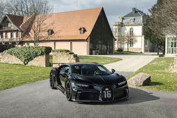 Bugatti Chiron 4