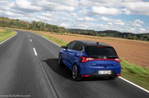 1 2021-Hyundai-i20-21
