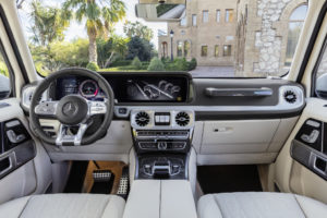 Mercedes-AMG G 63. Exterieur: designo mysticweiß bright, Exterieur-Edelstahl-Paket. Interieur: designo Leder macchiatobeige;Kraftstoffverbrauch kombiniert: 13,1 l/100km; CO2-Emissionen kombiniert: 299 g/km* Mercedes-AMG G 63. Exterior: designo mysticwhite bright, Exterior-Stainless steel-Packet. Interior: designo leather macchiato beige;Fuel consumption combined: 13,1 l/100km; CO2-emissions combined: 299 g/km*