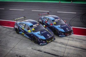 2 06-Andreas-and-Jessica-Backman-Target-Competition-Hyundai-Elantra-N-TCR