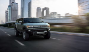 The GMC HUMMER EV SUV completes the HUMMER EV family and features a 126.7-inch wheelbase for tight proportions and a maneuverable body, providing remarkable on- and off-road capability.
