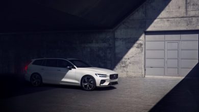 V60 R-Design, in Crystal White Pearl