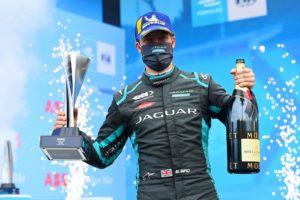CIRCUITO CITTADINO DELL'EUR, ITALY - APRIL 10: Sam Bird (GBR), Jaguar Racing, 2nd position, with his trophy and Champagne during the Rome ePrix I at Circuito Cittadino dell'EUR on Saturday April 10, 2021 in Rome, Italy. (Photo by Sam Bagnall / LAT Images)