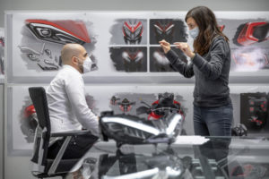 1 Ducati_employees_01_UC287668_High