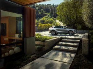 Defined by taut lines and clean surfaces, LYRIQ is assertive and modern, characterized with a low, fast roofline and wide stance that emphasize agility and convey confidence. Additional details, such as a flow-through roof spoiler, express the careful attention paid to aerodynamics to optimize efficiency on the highway.