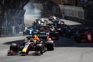 MONTE-CARLO, MONACO - MAY 23: Max Verstappen of the Netherlands driving the (33) Red Bull Racing RB16B Honda leads the field at the start of the race into the first corner during the F1 Grand Prix of Monaco at Circuit de Monaco on May 23, 2021 in Monte-Carlo, Monaco. (Photo by Bryn Lennon/Getty Images) // Getty Images / Red Bull Content Pool  // SI202105230123 // Usage for editorial use only //