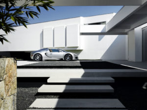 13_bugatti_lamaisonpursang_cannes-2008_credit-alex-howe-for-car-magazine