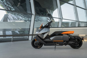 2 _bmw-ce-04-in-the-bmw