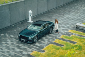 5 Bentley Flying Spur Hybrid