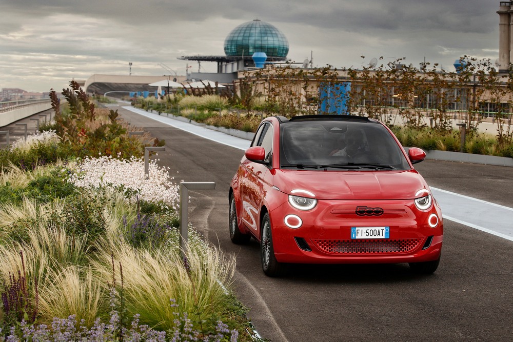 1 NewFiat500(RED)(2)