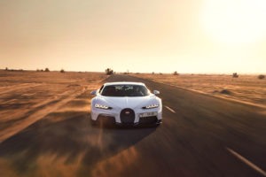 01_bugatti_dubai-desert