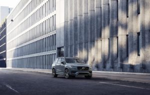 XC90 Recharge Plug-In Hybrid R-Design, in Thunder Grey