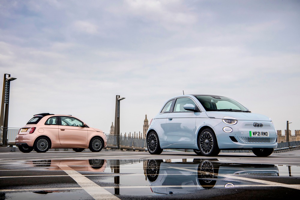 2 New 500 wins as “Small Car of the Year” at News UK Motor Awards