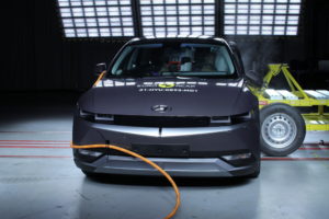 4 Hyundai IONIQ 5 - side mobile barrier test - Oct 2021