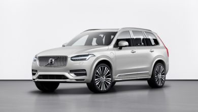 XC90 Recharge Plug-In Hybrid Inscription, in Birch Light Metallic