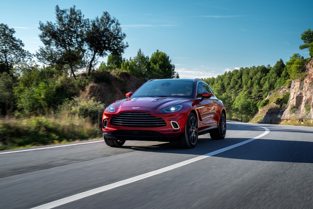1 Aston Martin DBX01