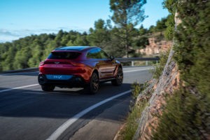 2 Aston Martin DBX02